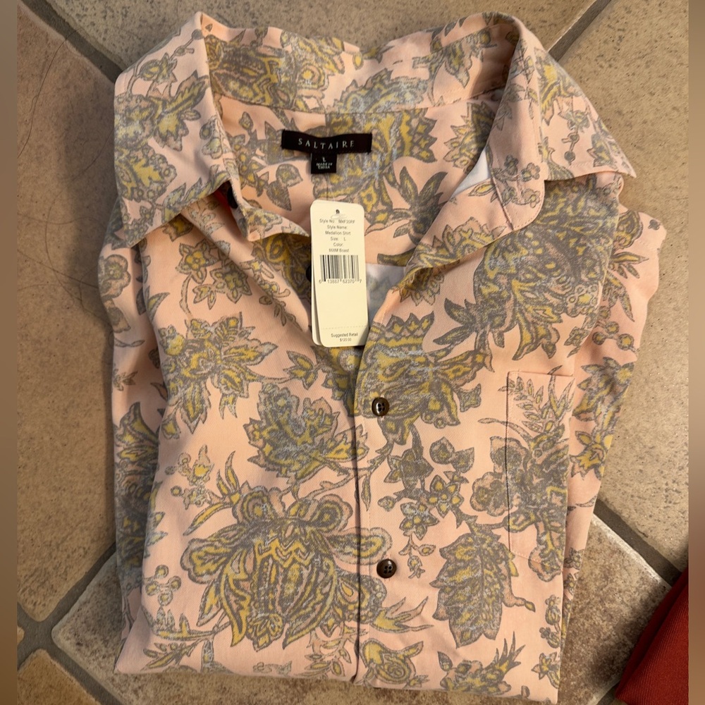 NWT Saltaire Men’s Button Shirt
Size Large